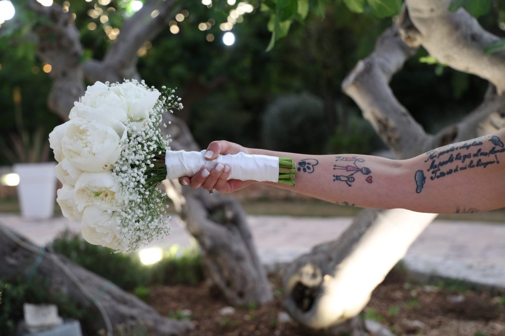 Il bouquet della sposa tra gli ulivi